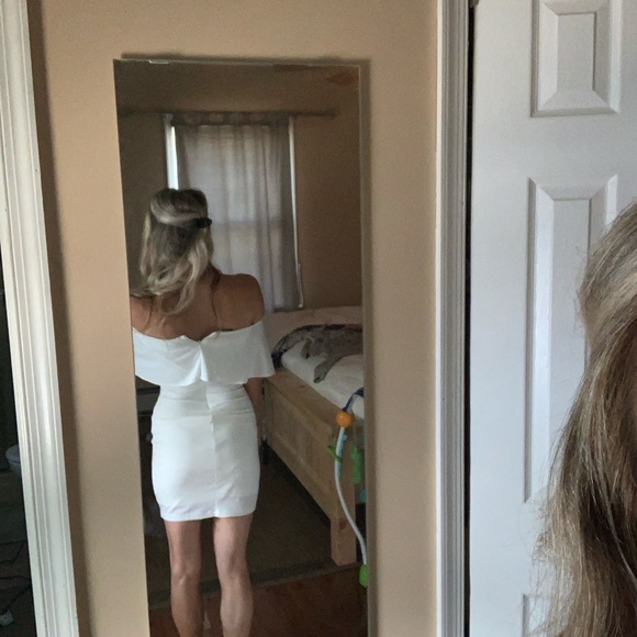 White off shoulder dress - Picture 2 of 2